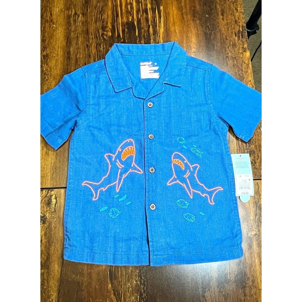 Cat & Jack Boys 5T Blue Short Sleeve Button-Up Shirt Shark Graphic Print